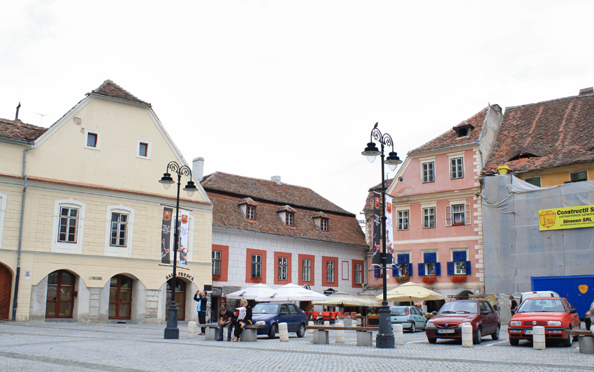 Sibiu, Piaţa Mică, foto: Camelia Repede, iulie 2013 Sibiu, Piaţa Mică, foto: Camelia Repede, iulie 2013