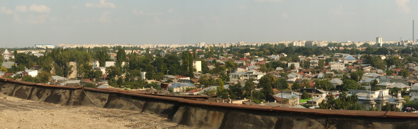 Cartierul Ferentari, vedere spre sud-est din str. Petre Păun - foto: F. Bălteanu, 2005